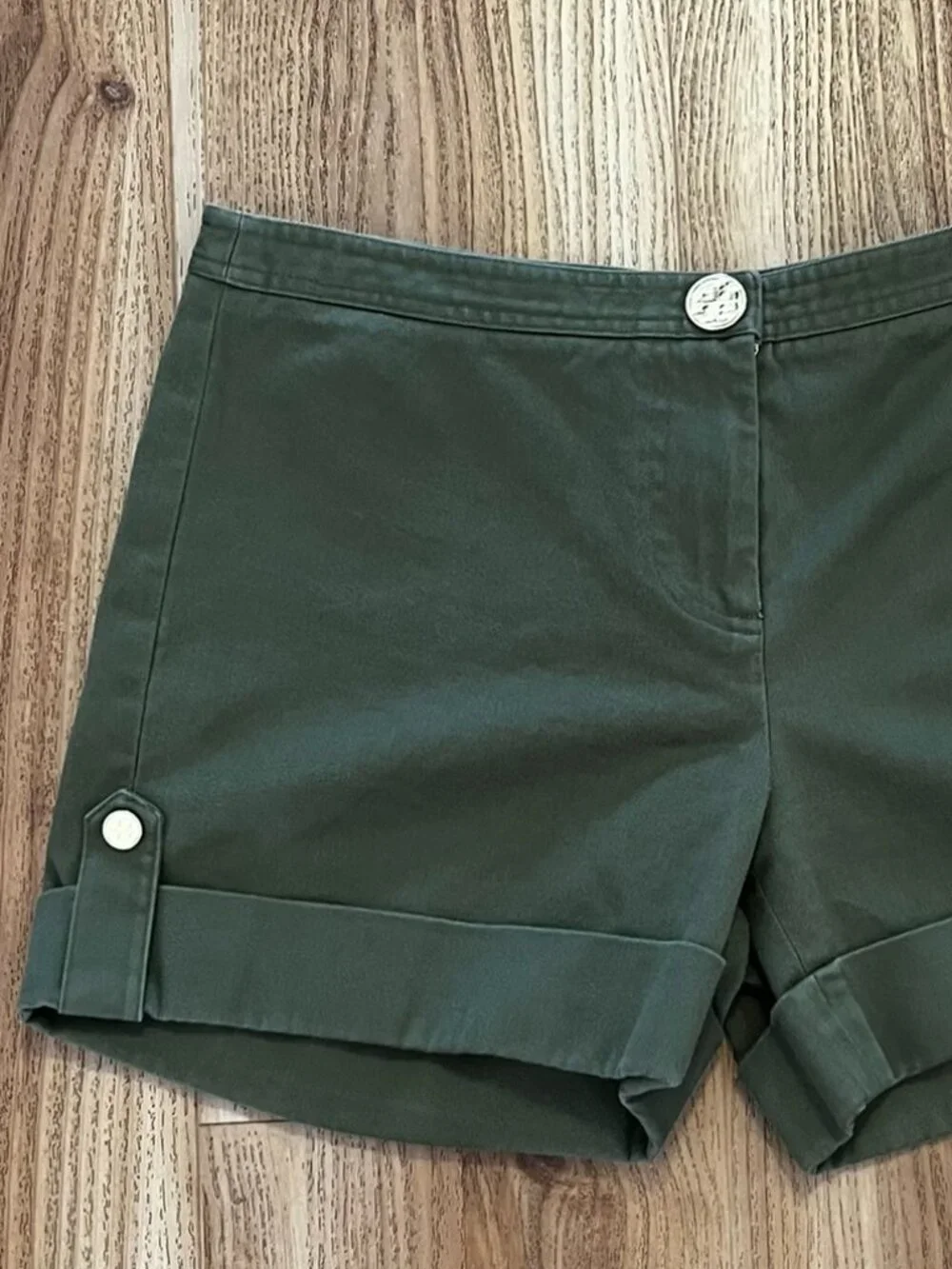 Tory Burch Woman's Green Cotton/Spandex Rolled Cuffs Shorts Sz 6